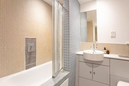 3 bedroom apartment - Photo 3