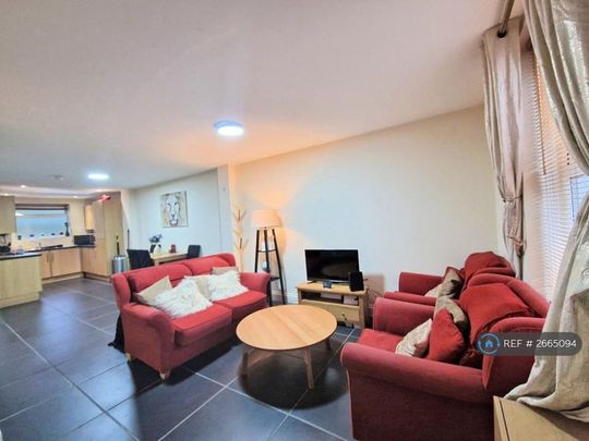 3 bedroom terraced house to rent - Photo 1