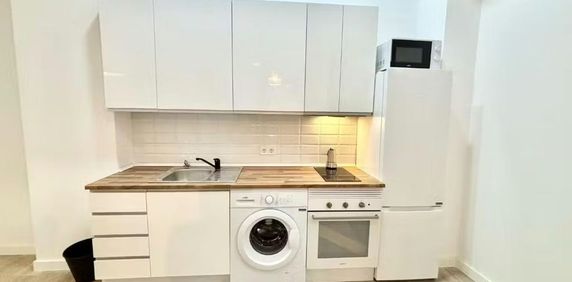 Calle de Mariano Benlliure, Madrid, Community of Madrid 28053 - Photo 2