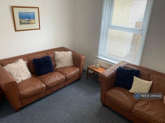 6 bedroom detached house to rent - Photo 1