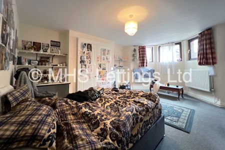 8 Bedroom Mid Terraced House for rent in Regent Park Avenue - Photo 5