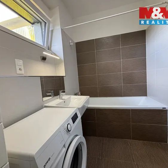 Pronájem bytu 1+kk, 42 m - Фото 1