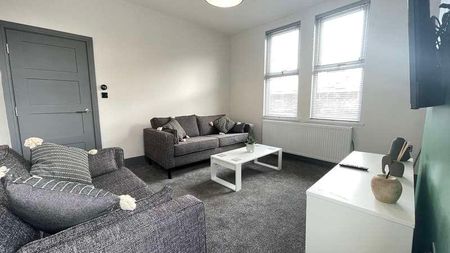 Salisbury Grove, Leeds, LS12 - Photo 2