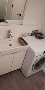 1 Bedroom w/ensuite laundry minutes from High Park - Photo 3