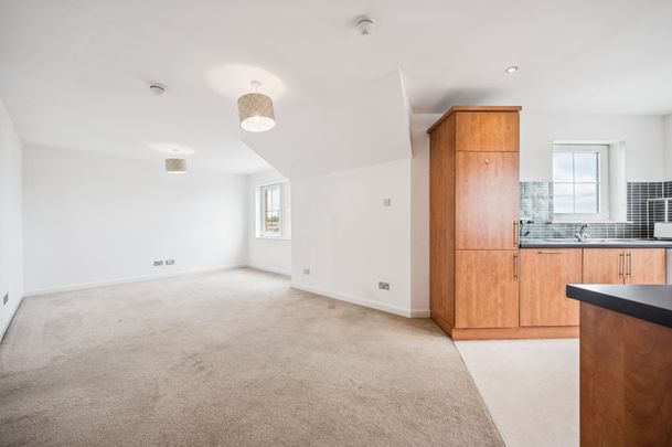 Montrose Court - Photo 1