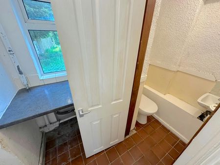 Semi-detached house to rent on - Photo 5