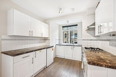 3 bedroom flat to rent - Photo 5