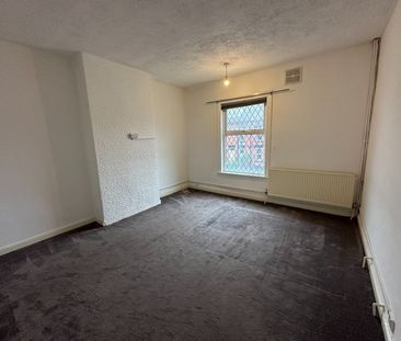 2 Bed End Terrace, Rombalds Avenue, LS12 - Photo 1