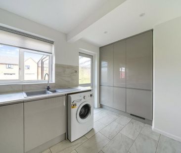 3 bedroom bungalow to rent - Photo 1