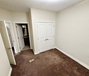 1bedroom/1bath, ground level suite - Photo 1