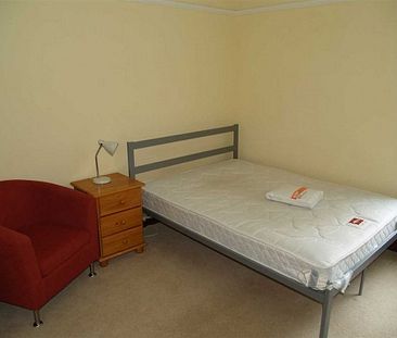 5 Bed - Salcombe Road, Plymouth - Photo 1