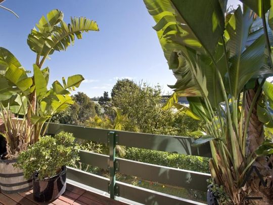 Two bedroom townhouse in Centennial Park - Photo 1