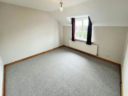 Semi-detached house to rent on - Photo 4