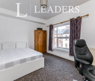 4 bedroom house to rent Hunter Street, Northampton, NN1 - Photo 1