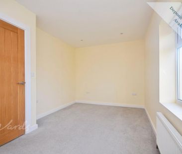 2 bedroom end of terrace house to rent - Photo 4