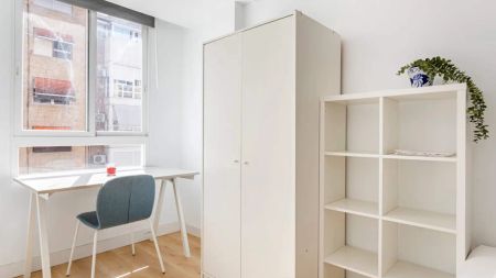 3-bedroom apartment for rent in En Corts with all bills included. - Foto 5