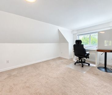 For Lease - 826 Beach Boulevard, Hamilton, Ontario - Photo 2