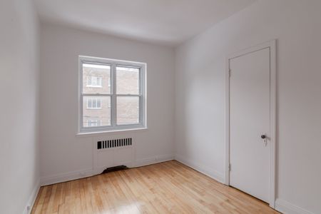 6211 Avenue Lennox - Photo 2