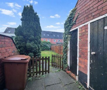 2 bedroom semi-detached house to rent - Photo 5