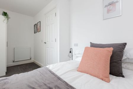 4 Bed Terraced House, Stanley Rd, L5 - Photo 4