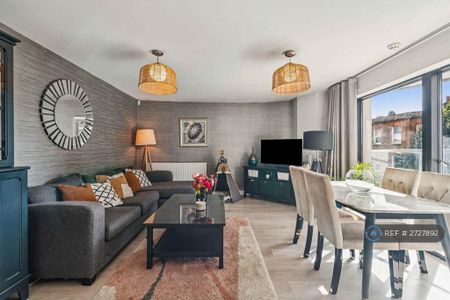 2 bedroom flat to rent - Photo 3