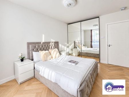 1 Bedroom Room in Flat Share To Rent - Photo 3