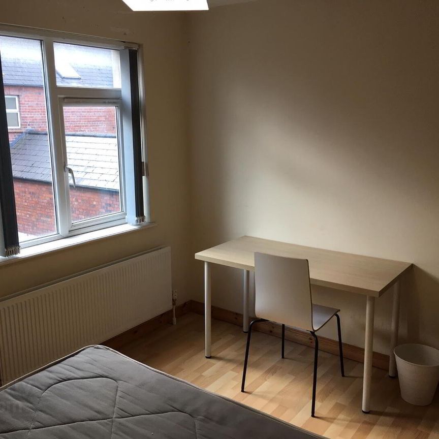 Great Two Bedroom Apartment, 165b University Street, BT71HP, Belfast - Photo 1