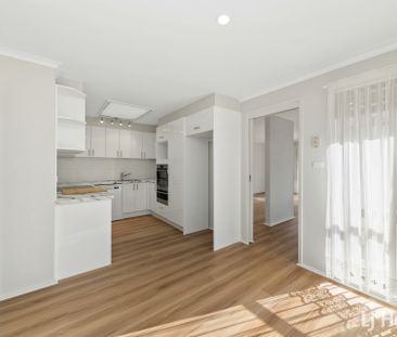 34 Enright Crescent, Florey ACT, Belconnen - Photo 5