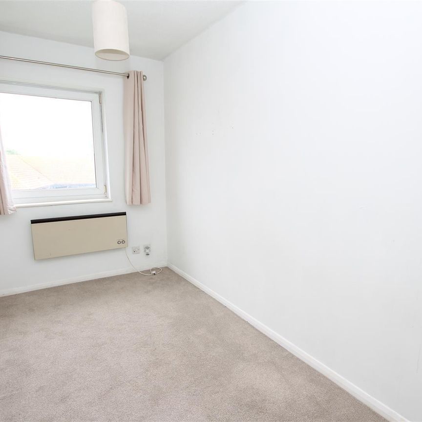 Balcombe Road, Peacehaven - Photo 1