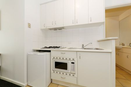 5109/570 Lygon Street, Carlton VIC 3053 - Photo 4