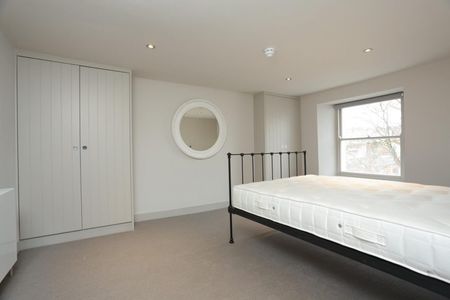 1 Bed Flat - Photo 3