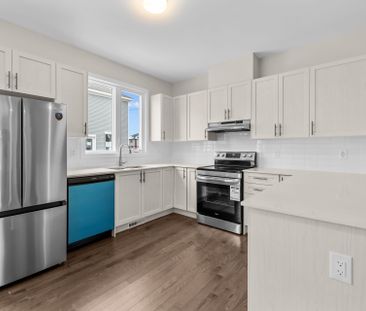 For Lease - 217 Ryan Reynolds Way, Orleans - Convent Glen and Area,... - Photo 1