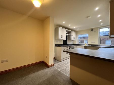 2 bedroom flat to rent - Photo 4