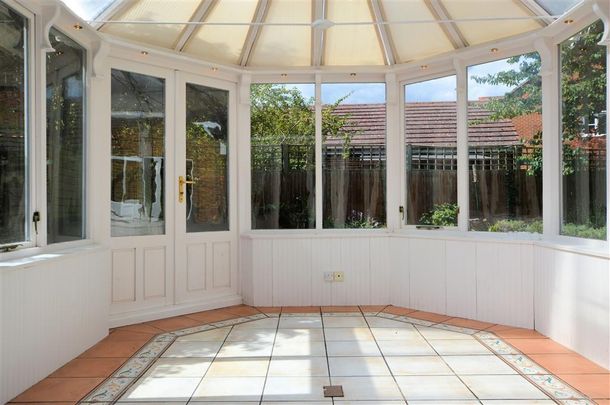 4 bedroom detached house to rent - Photo 1