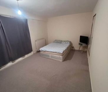 Room in a Shared Flat, Maple Road, SE20 - Photo 1