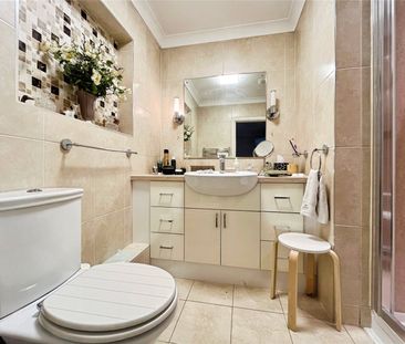 Vicarage Crescent, Egham, Surrey, TW20 9JP - Photo 5