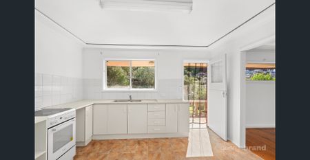 3 Bedroom Family Home - Photo 3