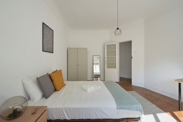 Rua do Forno do Tijolo, Lisbon, Lisbon 1170 - Photo 1