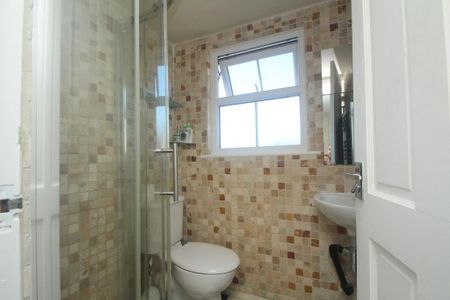 4 bedroom house to rent - Photo 3