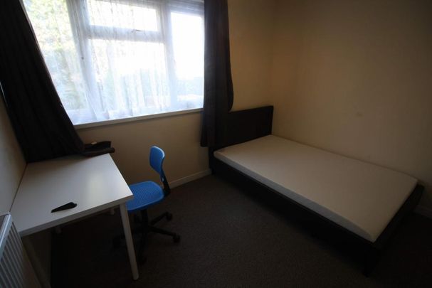 5 bedroom detached house to rent - Photo 1