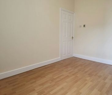Terraced House to rent on - Photo 4