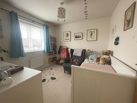 4 bedroom detached house to rent - Photo 2