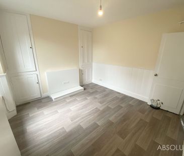 2 bed mid-terraced house to rent in Burton Street, Brixham, TQ5 - Photo 1