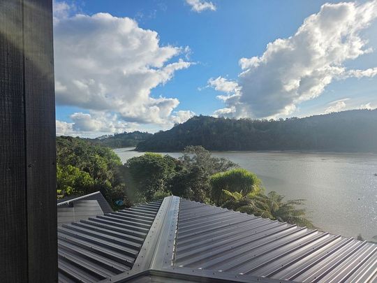 Stylish 2BR Flat with Estuary Views - Photo 1