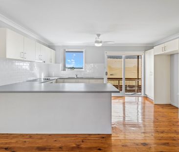 BEAUTIFUL THREE BEDROOM HOME IN MINTO FOR LEASE! - Photo 3