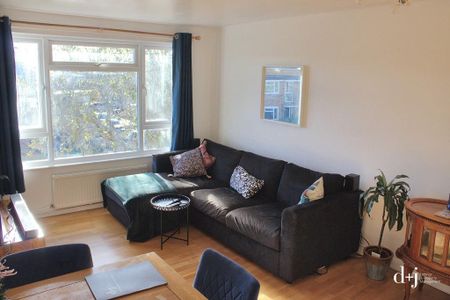 2 bedroom maisonette to rent - Photo 2