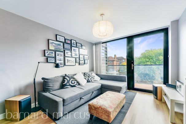 Bloemfontein Road, London - Photo 1