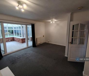3 bedroom terraced house to rent - Photo 1