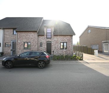 Gezinsvriendelijke Woning met Open Keuken, Tuin parkeerplaats en Ga... - Photo 1