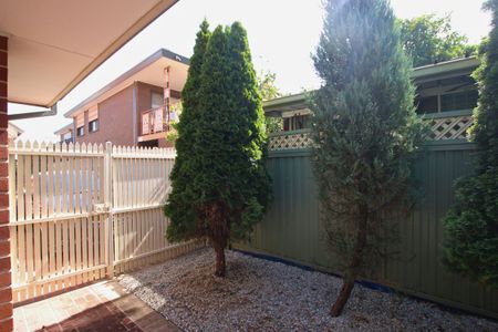 2/95 Moreland Road, Coburg, VIC 3058 - Photo 3